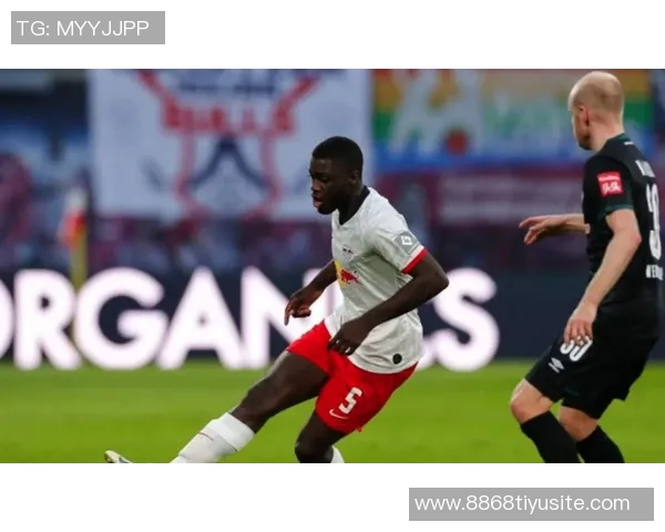 24岁范德芬边路狂飙如入无人之境展现中卫惊人速度与技术 24岁范德芬边路狂飙如入无人之境展现中卫惊人速度与技术