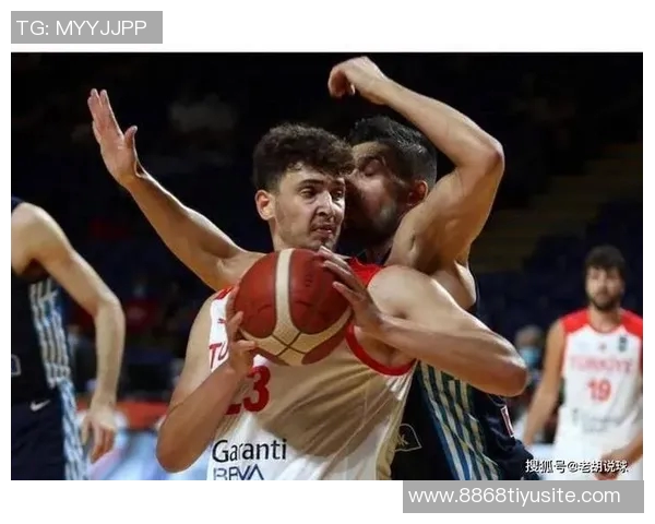 乌度卡称赞卡佩拉护筐与空接能力申京双塔组合展现更强侵略性 乌度卡称赞卡佩拉护筐与空接能力申京双塔组合展现更强侵略性