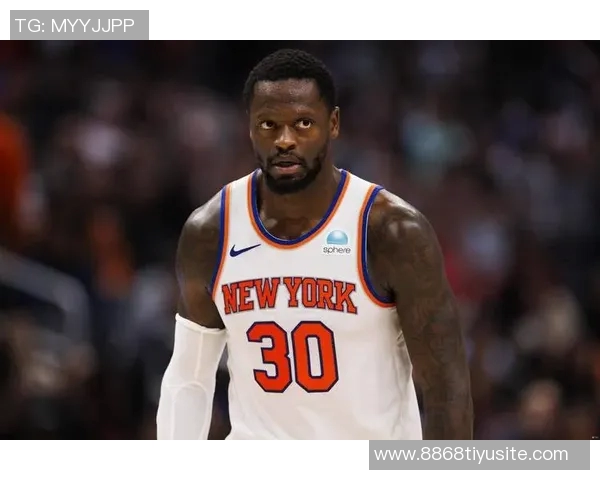 兰德尔半场表现出色9投6中助力球队三分球命中率高达667 兰德尔半场表现出色9投6中助力球队三分球命中率高达667