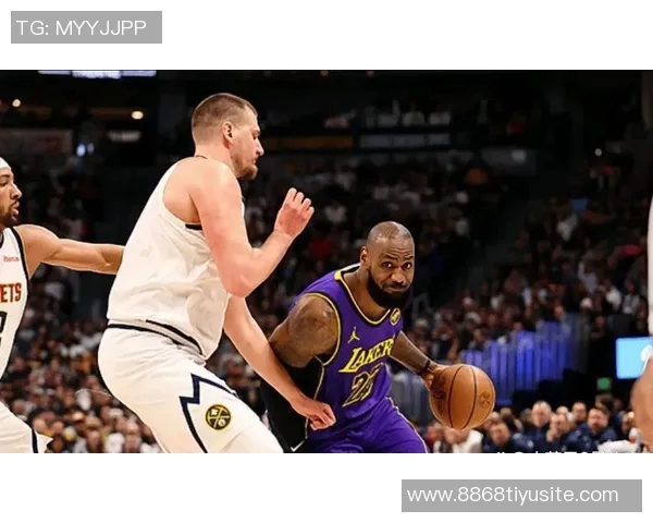 湖人强势统治篮板战场前场篮板狂揽24个总数领先对手17个 湖人强势统治篮板战场前场篮板狂揽24个总数领先对手17个